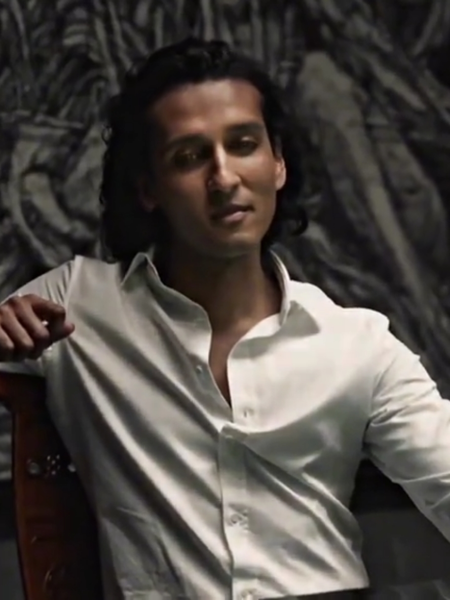 yet another pathetic weasel of a man that i crave desperately (cmon iwtv s3 pls give me unhinged villain armand with nothing left to lose)  #iwtv #iwtvedit #interviewwiththevampire #interviewwiththevampireedit #armand #armandedit #thevampirearmand 