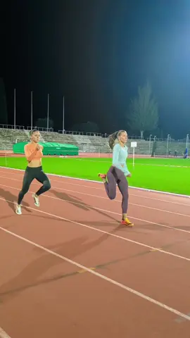 Late night race 🏁🔥  #sprint #fast #girls 