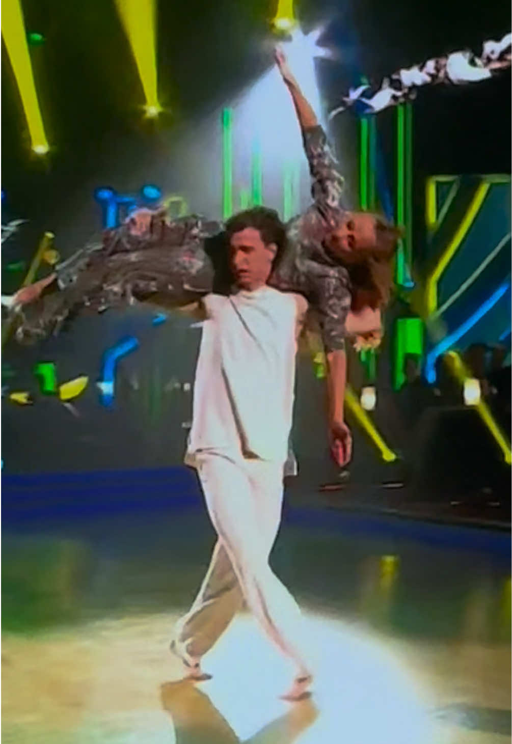 I’m not crying, you are🥺 #stardance #oskarhes #okacka #praha #oskar #fyp #foryoupage #viral #dance #edit #stardancexiii #oskarhesedit #makethisviral #blowthisup #czech #kdyzhvezdytanci #ct #fy #fu #4up #kriz #davidstypka #contemporary #dancer @Kateřina Bartuněk Hrstková 