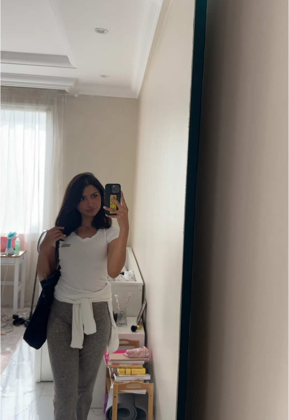 Getting ready for 2025 like 💪🏼 💅🏻#kuwait #fyp #fypシ #foryou #explore 