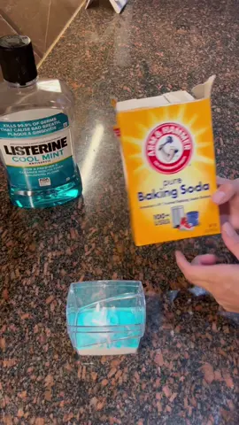 This is a good idea💡baking soda helps reduce the risk of cavities and much more…#viralhacks #momhacks #tipsandtricks #diyhacks #homehacks #fyp #easytips #teeth #teethcare #teenmom 