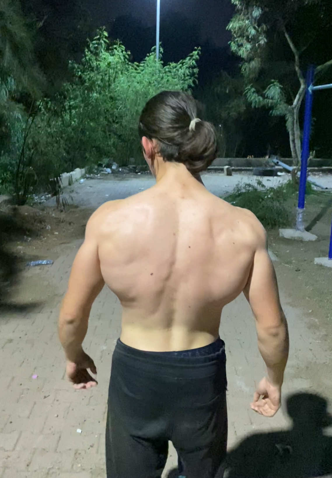 #calisthenics #trendingsong #streetworkout #calisthenicsworkout #calis #youcandoit #doit #vUe # ∞ #dzair #bodypositivity #toutlemonde #algerie #dz #strength #powerful #calistenia #£ #calisthenics