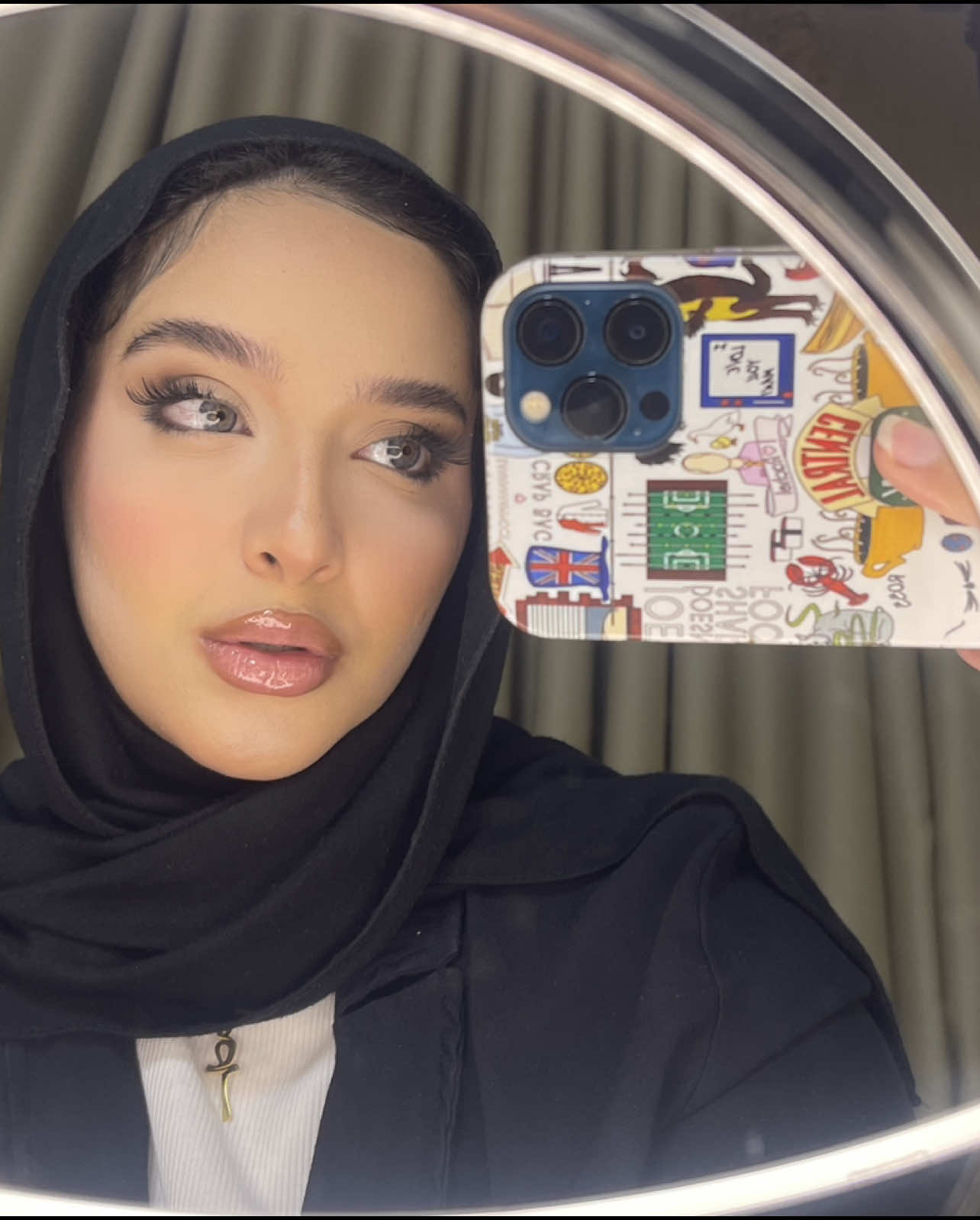 Cat eye makeup look 🤪 Lense : @lenseslovely siri gray 🦦 @Too Faced  @SHEGLAM  @elfcosmetics @e.l.f. Cosmetics 
