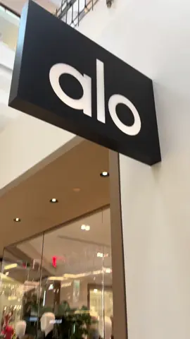 Conociendo la tienda fisica de ALO🙌🏻 en Tyson Galleria 📍#washingtondc #alo #aloyoga #dmv #shop 