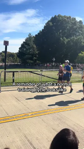 Social media can be very decieving esp this time of year where it can appear that everyone has perfect runs in perfect outfits all the time, but thats not reality #marathontraining #halfmarathontraining #5ktraining #runningcommunity #runtok #runtokcommunity #runningtips #runningmotivation 