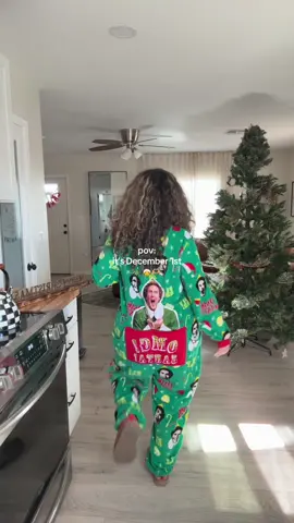 happy december!!! 💫🎄🤶🎁🫶🏼 #momootd #MomsofTikTok #fyp #relatable #goodvibes #pregnant #christmaspjs #mother #coolmom 