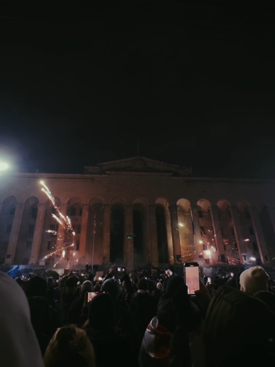 Tbilisi 01.12.2024 ✨️ #protest #protesttbilisi #tbilisigeorgia #fireworkprotest #fuckrussia #🇬🇪🇪🇺 