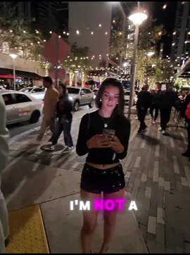 Her pants were glowing👀 #rizz #confidence #pickup #socialskills #confidence #SelfImprovement #pov 