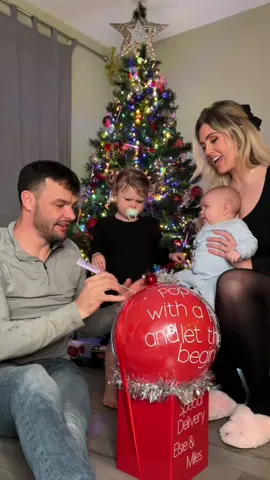 Elf made an entrance with a bang ! 😂🙌 this is not anA D and we are not being paid, we just want to give credit where credit is due to this small business and lovely woman. I think this is a great idea and we love it thank you @BoBo Balloons x