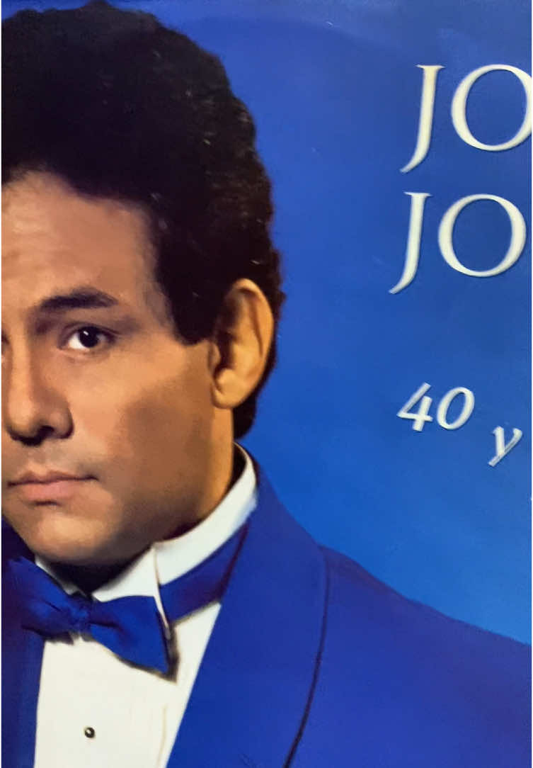 José José- Cirano Del album 40 y 20 del año 1992  Album completamente dirigido y compuesto por Roberto Livi Cancion inspirada en la figura literaria de Cyrano de Bergerac, en la canción, el narrador ayuda a su amigo a expresar sus sentimientos hacia la mujer que ambos aman, proporcionándole las palabras que él mismo no se atreve a decir. Esta situación crea una ironía dolorosa, ya que el narrador es el arquitecto de su propia desdicha amorosa. El album mas triste de la discografía del principe, y un album que en sus letras refleja en viva imagen la situacio que vivía sentimental y emocionalmente por su divorcio en ese año… #josejose #40y20 #cirano #album #1992 #90 #elprincipedelacancion #album #Ip #musica #paratiiiiiiiiiiiiiiiiiiiiiiiiiiiiiii #retro #fyp 
