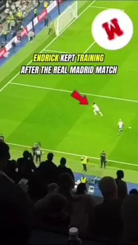 After the Real Madrid match at the Bernabéu, #Endrick, who warmed up in the second half but didn’t play, kept training hard. 💪  #realmadrid #bernabeu #halamadrid #losblancos #madrid #bernabeu 