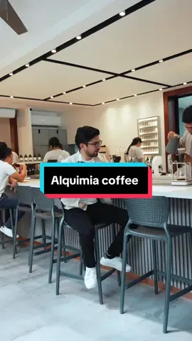 La experiencia más completa que he visto en una cafetería en el mundo, en ningún país había visto este concepto. Y ahora lo tenemos en el salvador con @federicobp y @alquimiacoffee ☕️☕️☕️✅todos los que nos gusta el café acá es nuestro mundo #coffee#cafe#coffeelover #elsalvador 