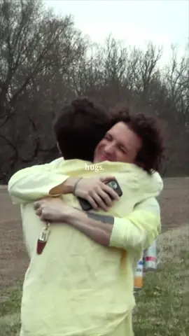 squeeze a lil longer… #hugs #humanity #gatton #griefjourney #HealingJourney 