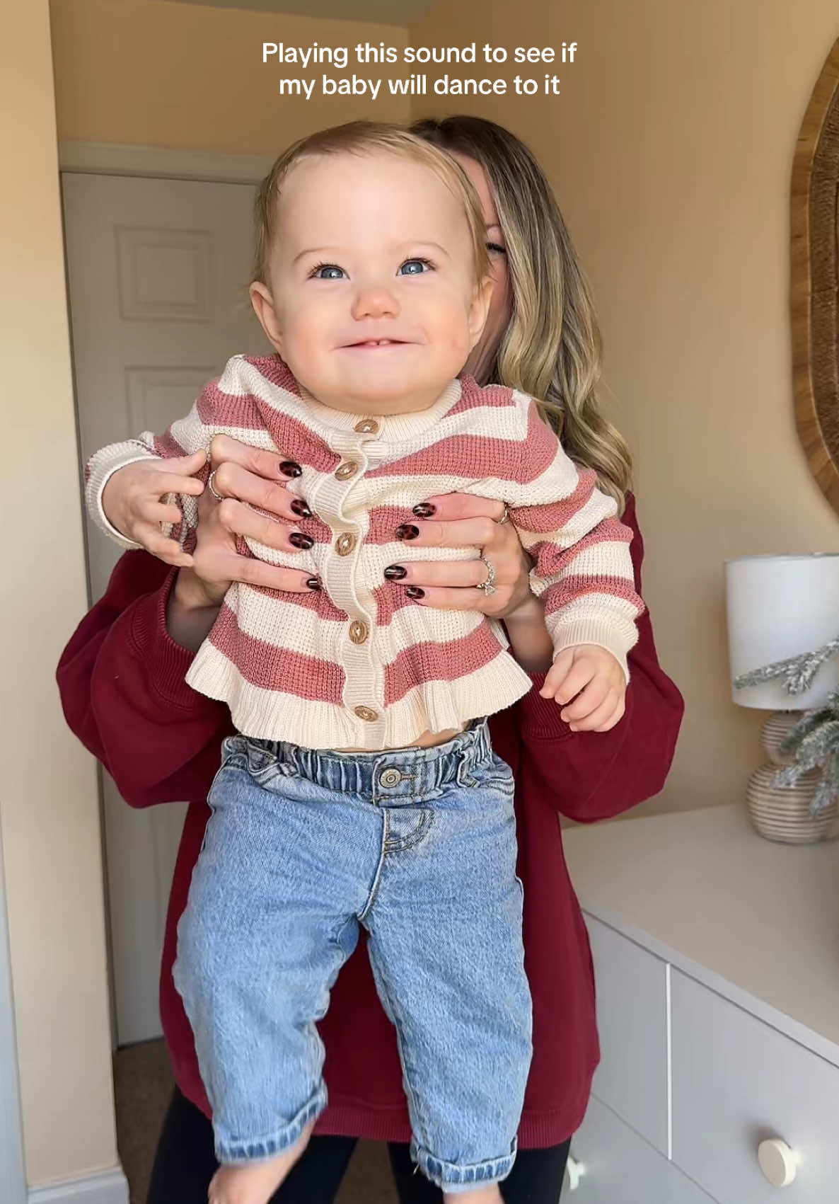 The way she was kicking her leg before the beat even dropped🤭💃👑👶🏼 #babydance #dancingbaby #babytrend #cutebaby #babygirl #10montholdbaby #momlife #relatablemom #2024mom #babydancing #babytok #adorablebaby  