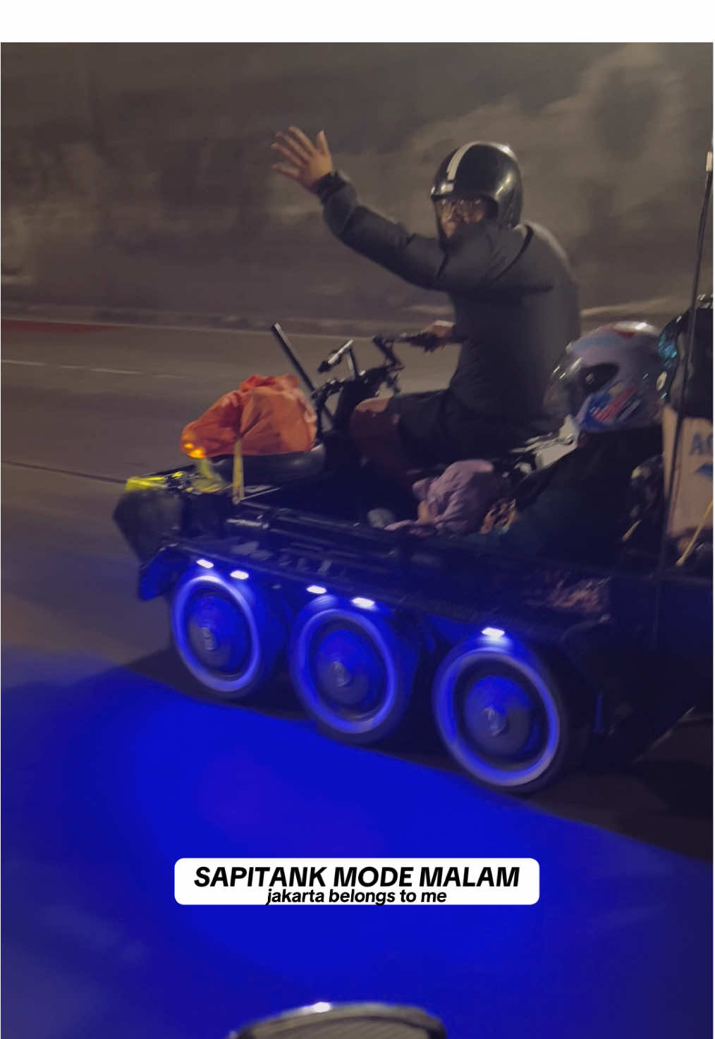 ddooeett ddooeettt in Kajarta . #vespa #jakarta #fyp #vespaextreme #bendotvespapati #vespakeren #custom 