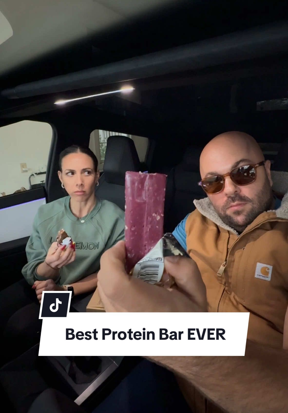 The macros on these protein bars from David are INSANE and they taste amazing too! grab a pack from the tiktok shop before they sell out!! @David Protein #protein #Fitness #snack #proteinbar #foodies #gym #macro #musthaves #TikTokShop #fyp 