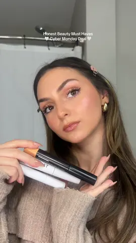 I’m so impressed by these, gifted by Honest Beauty 🤍#gifted_by_honestbeauty #makeup #mascara #lengtheningmascara #beautytips #favoritemascara #honestbeauty #cybermondaydeals #blackfridaydeals @Honest Beauty 