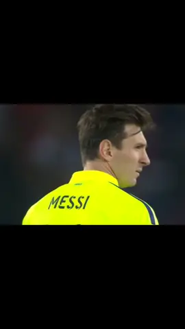 LIONEL MESSI BEST GOAL AND SKILL MOMENT IN FOOTBALL  #lionelmessi  #messi  #football  #footballskills 