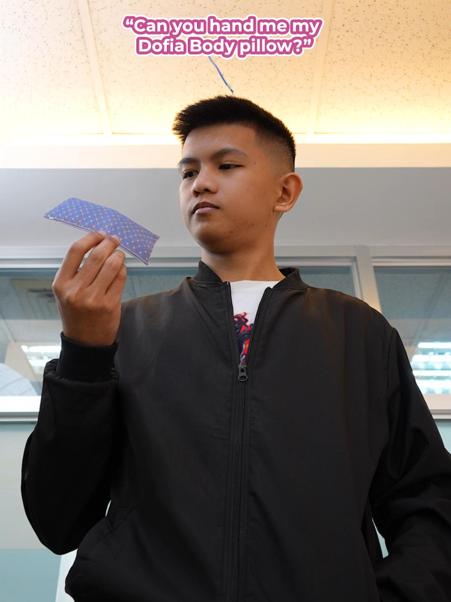 Woman with a giant pillow 🫣 Try our Dofia Body Pillow for a comfortable sleep every night! 🩷💤 Available in our yellow basket 💛🧺 Check out now 💗 #fyp #foryou #fypシ #foryoupage #viral #foryourpage #viraltiktok #dofia #dofiaphillippines #dofiapillows #dofia4life #tiktokmademebuyit #tiktokbudol #trending #trendingvideo #tiktokviral #tiktok #duet #funny #tiktoklongs