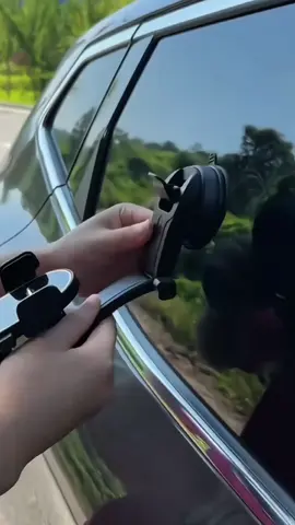 #Pemegang telefon#Barangan kereta#Bekalan Kereta#Pemegang telefon bimbit jenis cawan sedutan#tiktok #fyp #goodthing #foryou Car phone holder Suction Cup F