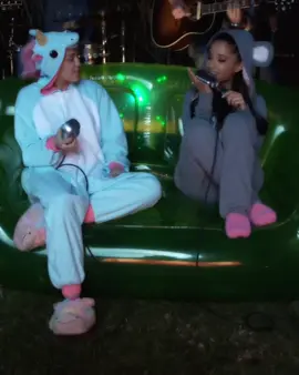 #MileyCyrus #ArianaGrande #DontDreamItsOver🎼💘