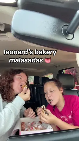 big back o clock #hawaii #leonardsbakery #malasadabakery #malasadas 