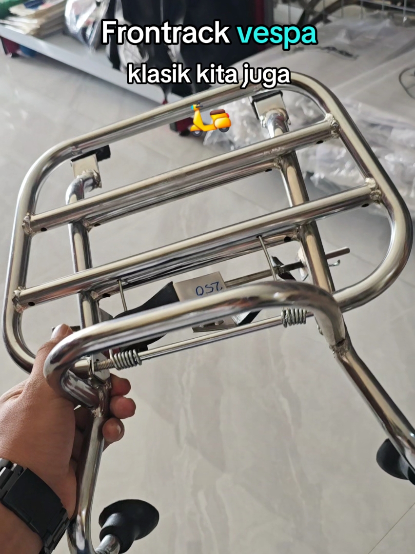 Front rack vespa klasik  #vespa #frontrack #vespaklasik #vespasuper  #fyp #scooter  #EnergiKuatTiapLangkah 