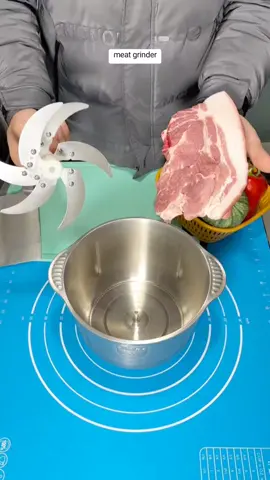 Mlti functional meat grinder for grinding meat and filling#essentialforkitchen #meatgrinder 