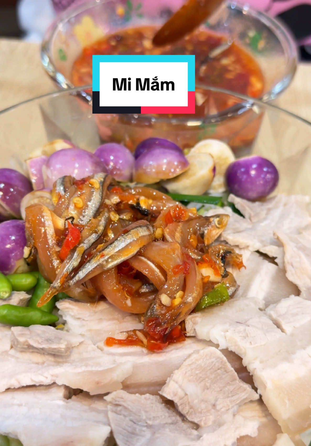 Bún thịt luộc ăn kèm mắm nêm cá cơm #meberyne #review #food #mukbang #mamnemcacom #mamnembinhdinh #thitluocmamnem 