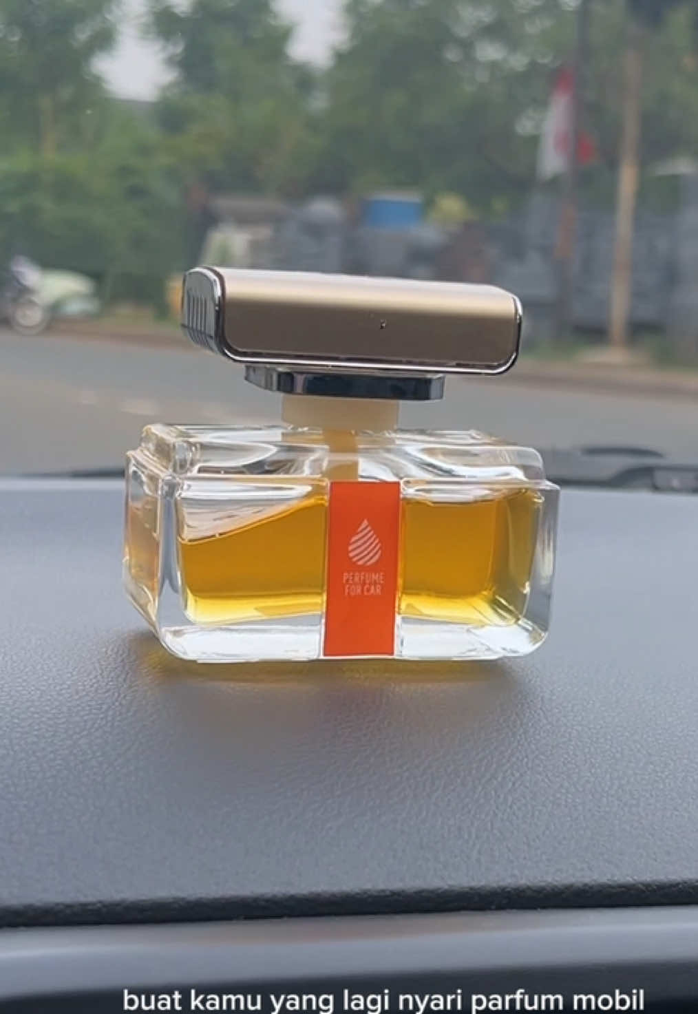 Parfum mobil anti mual! Driver taksi online wajib tau nih 🫵🏼 biar penumpang gak mabok 🤣 #pengharummobil #parfummobil #pewangiruangan #pewangimobil #pengharummobilantimual 