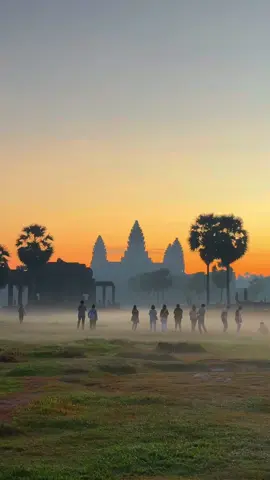 Angkor Wat sunrise foggy day #angkor_wat_of_cambodia_🇰🇭♥ #angkorfeel #សៀមរាបផ្ទះខ្ញុំ #អង្គរវត្ត #cambodia 