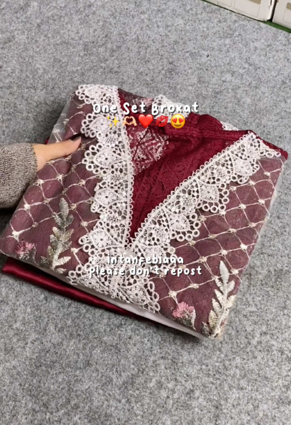 One set brokat kondangan&lamaran😍💋💸💸 #fyppppppppppppppppppppppp #foryou #outfitkondangan #onesetmurah #ootdkondangan #ootdlebaran 