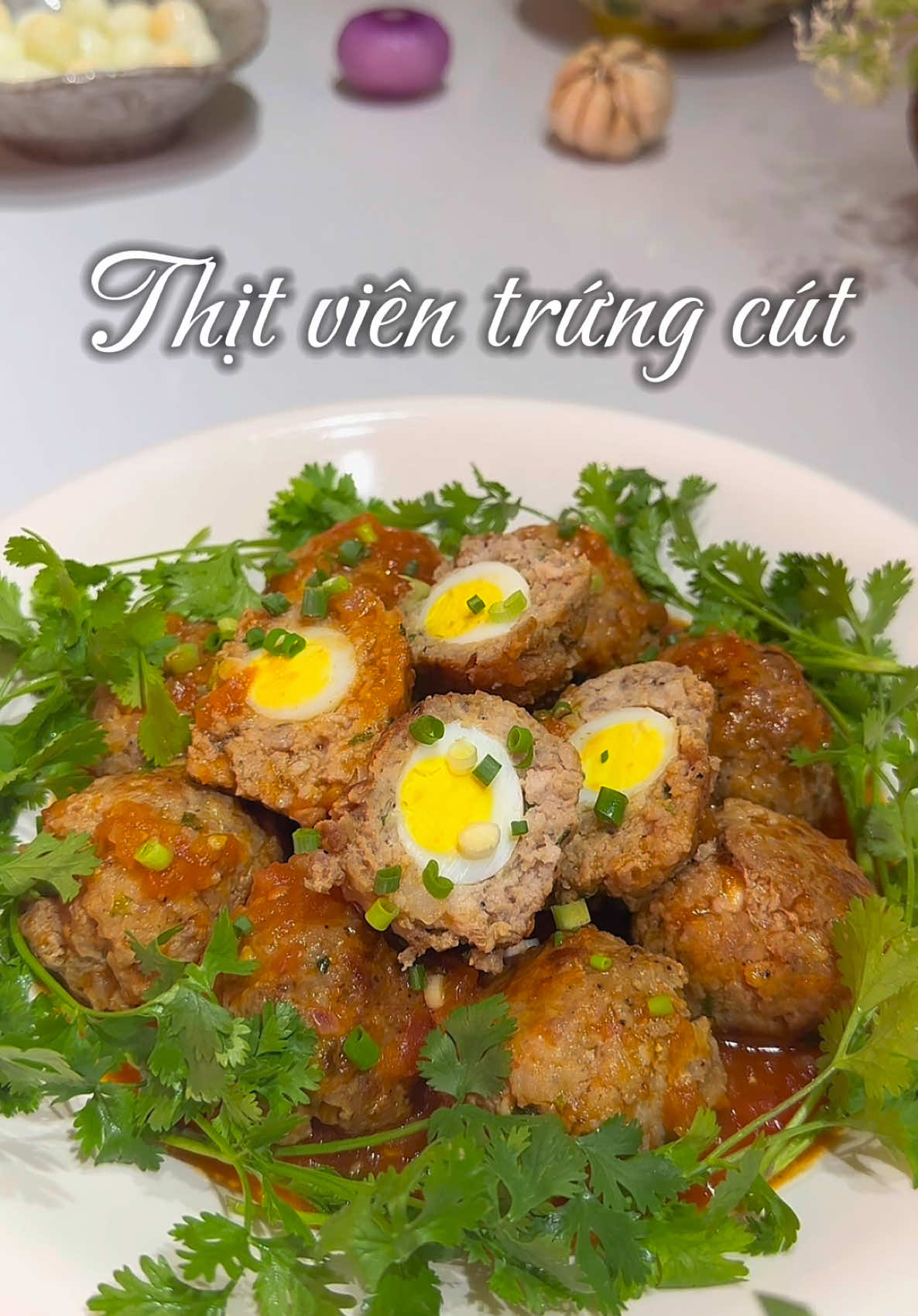 Thịt viên trứng cút hot một thời, giờ mùa cà chua mùa rau sống làm ngay món này các bác ơi. Sốt cà chua trộn cơm đỉnh của chóp. Mà làm theo cách này của em là yên tâm thịt ôm trứng cút k rời k bỏ nha🤣. #HaoThichVaoBep #thíchvàobếp #thíchnấuăn #monngonmoingay #vaobepcungtiktok #nấuăncùngtiktok #thịtviêntrứngcútsốtcà 