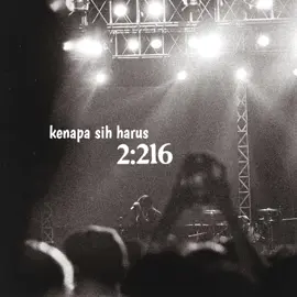 Ayat ini mengajarkan bahwa kadang-kadang sesuatu yang tidak kita sukai, bisa saja memiliki manfaat dan kebaikan yang besar bagi kita. Sebaliknya, sesuatu yang kita sukai, bisa saja membawa dampak buruk bagi kita. Oleh karena itu, manusia harus selalu bersikap bijak dan tidak tergesa-gesa dalam mengambil keputusan, serta mengandalkan Allah sebagai pemberi petunjuk dan bimbingan. #forrevenge #jakartahariini #fyp #lyrics 