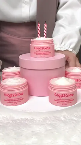 ✨ Wajah cerah, lembab dan glowing? Say yes to G2G Pomegranate Moisturizer 🤩💓 Cuss checkout di TikTok Live now yaah! #g2g #pomegranatemoisturizer  #bekasjerawat #kulitkusam #skincaremencerahkan #niacinamide 