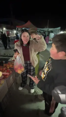 Hoa quả ở đây đúng là miễn bàn luôn cả nhà ạ. Còn rất nhiều điều hay ho, cả nhà cùng theo dõi hành trình của Vợ Chồng mình nhé #tumai #shoptumai