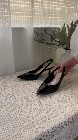 Elegant 🖤🤩#shoe #lowheelshoes #womenshoes #outfit #blackfriday #tiktokmademebuyit #spotlight #tiktokshopblackfriday #tiktokshopcybermonday 