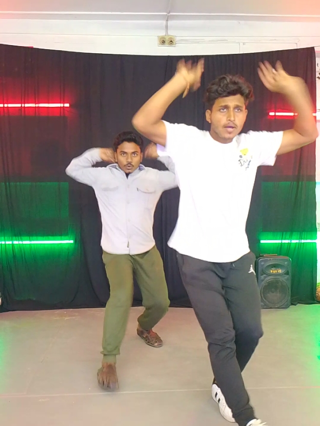 Gori bari gor kamar chikni #dance #bhojpurisong🥰💥 #trending #goviraltiktok #paswanking #selflove #avi #nepalimuser🇳🇵 #viralvideo #unfreezemyacount #growmyaccount✅ #victorydanceacedemyjls @💫⭐Dance🕺 Artist⭐💫 