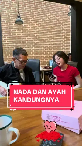 Ini adalah Ayah #Nada @bheben_tfive This is a Beautiful Moment.. Setelah 2 kali operasi Tumor otak.. This is his condition right now...  In my Office.. Singing together... As a Dad and a Daughter...  Its lovely to see this moment..  And never worry my Brother.. While ur not here... I'll raise her as my Daughter as good as I could...  Love you Bro. #deddycorbuzier 