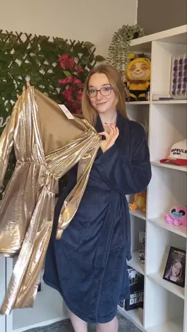 golden outfit ✨️ #outfit #outfitideas #outfitinspo #goldendress #dress #dresses #fashion #fashiontiktok #outfits 