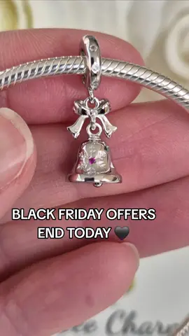 #uniquechristmasgifts #silverjewelry #silvercharms #giftsforher #fitspandora #gift #present #charm #tiktokmademebuyit #tiktokgifts #uniquegifts #merrychristmas #bell #jinglebells #christmas 