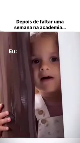 Oiiii… surpresaaaa 🤗 #memesdetreino #academia #treino #saude #divertido #maromba #viral_video 