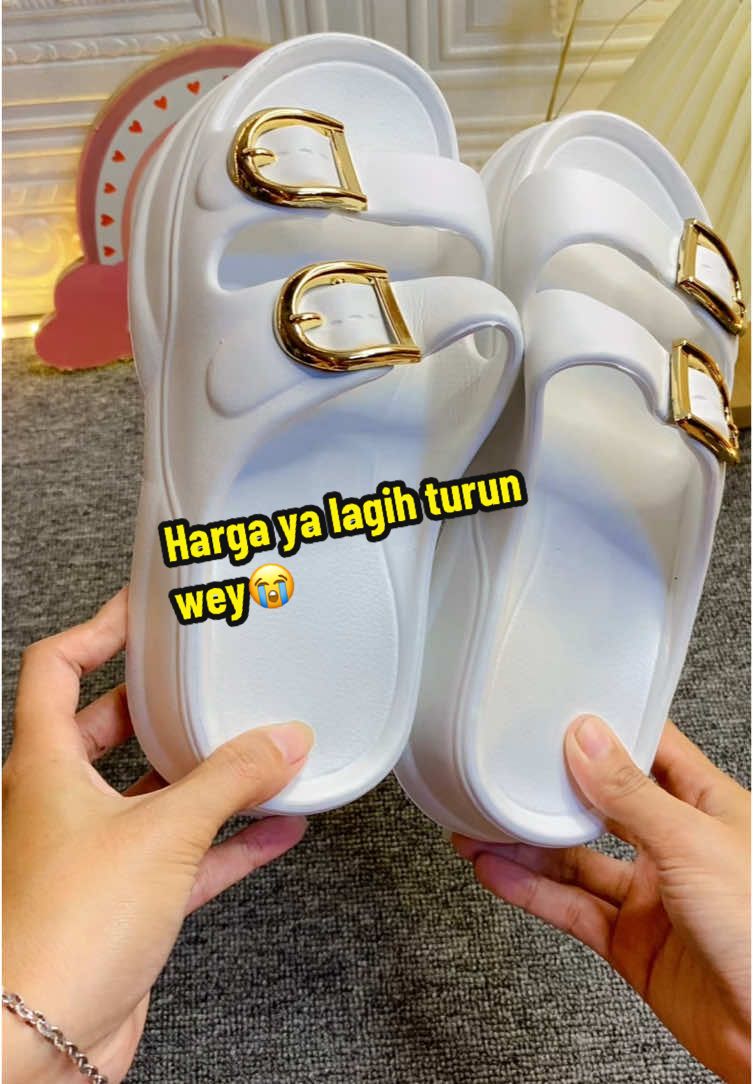 Sendal wanita cakep murah #sendalwanita #sendalmurah #cakeppolllll😍😍😍 #cekoutsekarang 