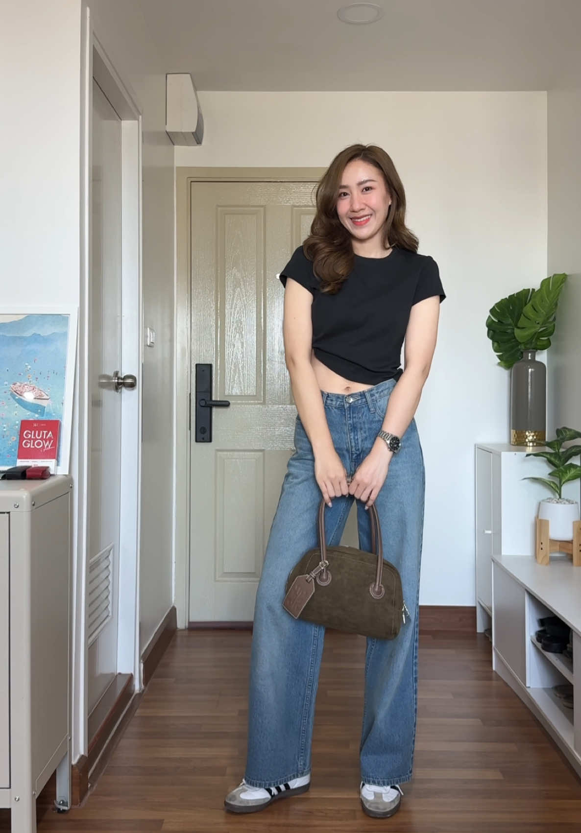 กางเกงทรงกระบอกรุ่นที่แมทช์กับอะไรก็สวย 🧺🪡👖 #saranjeans #saranbytitle #OOTD #outfit #ยีนส์พี่หมวย #ของดีที่ไม่แพง #แต่งตัว 