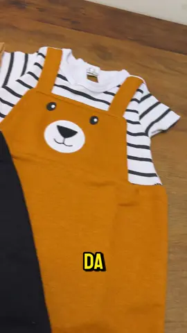 Duplamente fofo e super prático! 🐻💛 Nosso macacão jardineira 2 em 1 de ursinho é perfeito para acompanhar os pequenos. 🥰 #DuBaby #lojainfantil #roupadebebe #fyp #jardineirainfantil 
