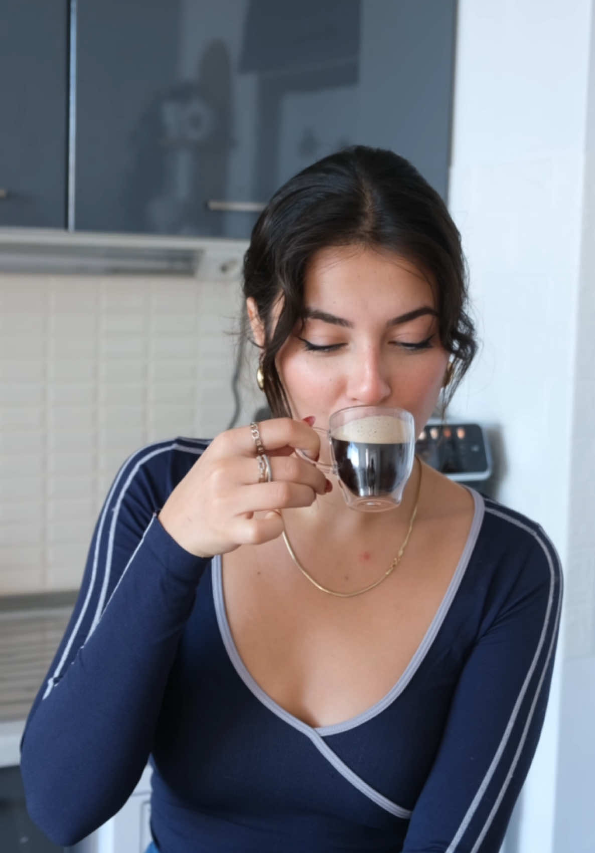 Vaktim kısıtlı olsa da, yoğun da çalışsam lezzetli bi kahveden de vazgeçemiyorummm❤️ Philips LatteGo 5500 benimle🤍 tek tuşla istediğiniz kahve anında hazır🤌🏼 iyi bir kahvenin arkasında Philips var!🤍  @philipsevurunleri  #LatteGo5500 #kahveseverler #işbirliği 