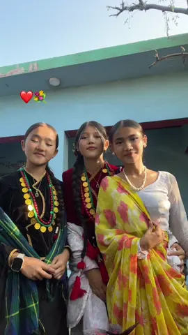 Pyarii haru❤️💐💋@Pretty soul Sonika!😣🖤 @pretty_girl!❤️🌷 