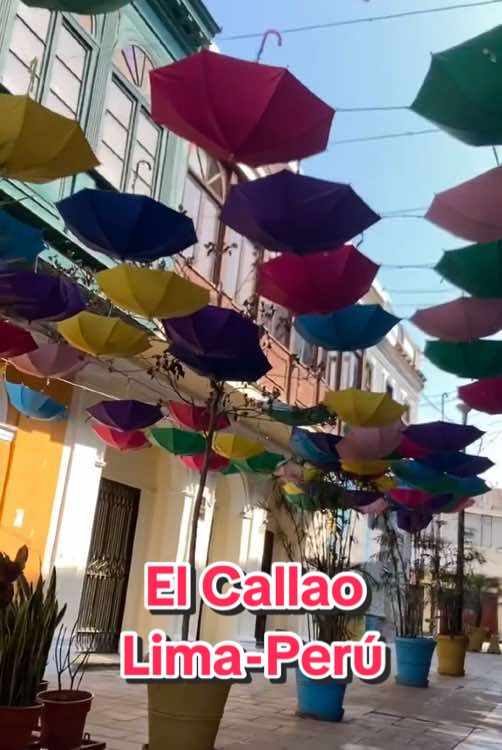 📍Paseando por el callao / Walking through the callo. . . . . . #justlovetravelling1💖  #callo #lima #callaolima #limacallao #peru #sky #paseando #paseo #fyp #walking #umbrellastreet #travel #blogger #enjoy #peruviantraveler #peru🇵🇪 #travelaround 