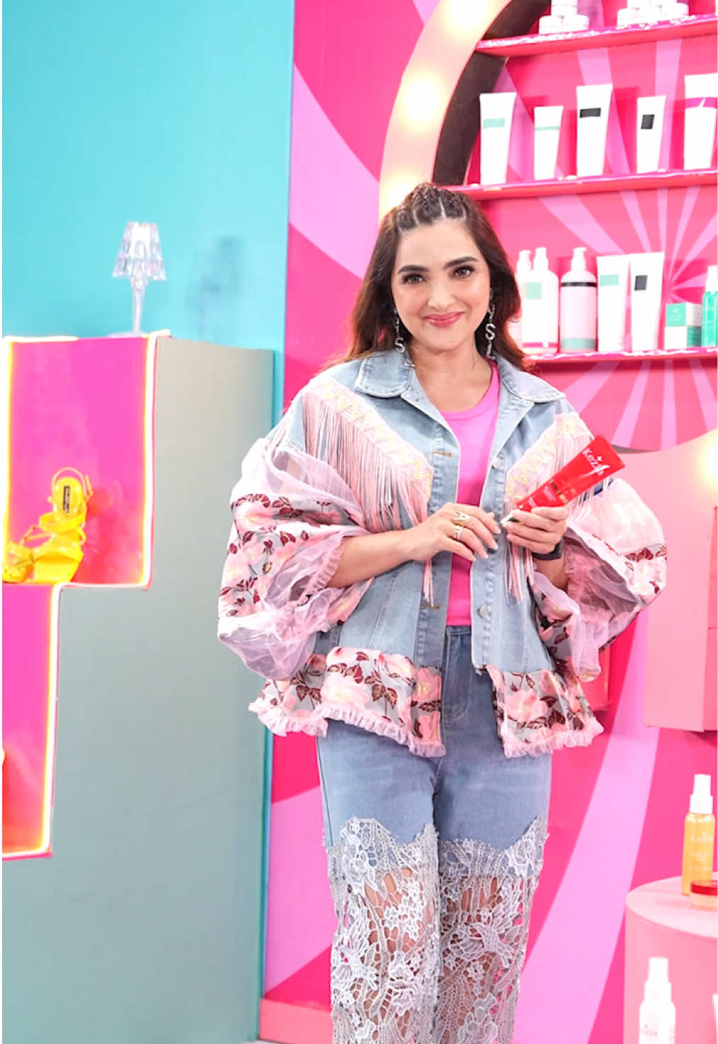 Mau jadi syantik dengan potongan harga sampai 120rb? 😍 Guys, jangan lewatkan Mega Guncang 12.12 di Tiktok aku, bakal banyak subsidi sampai 50% loh 😍 