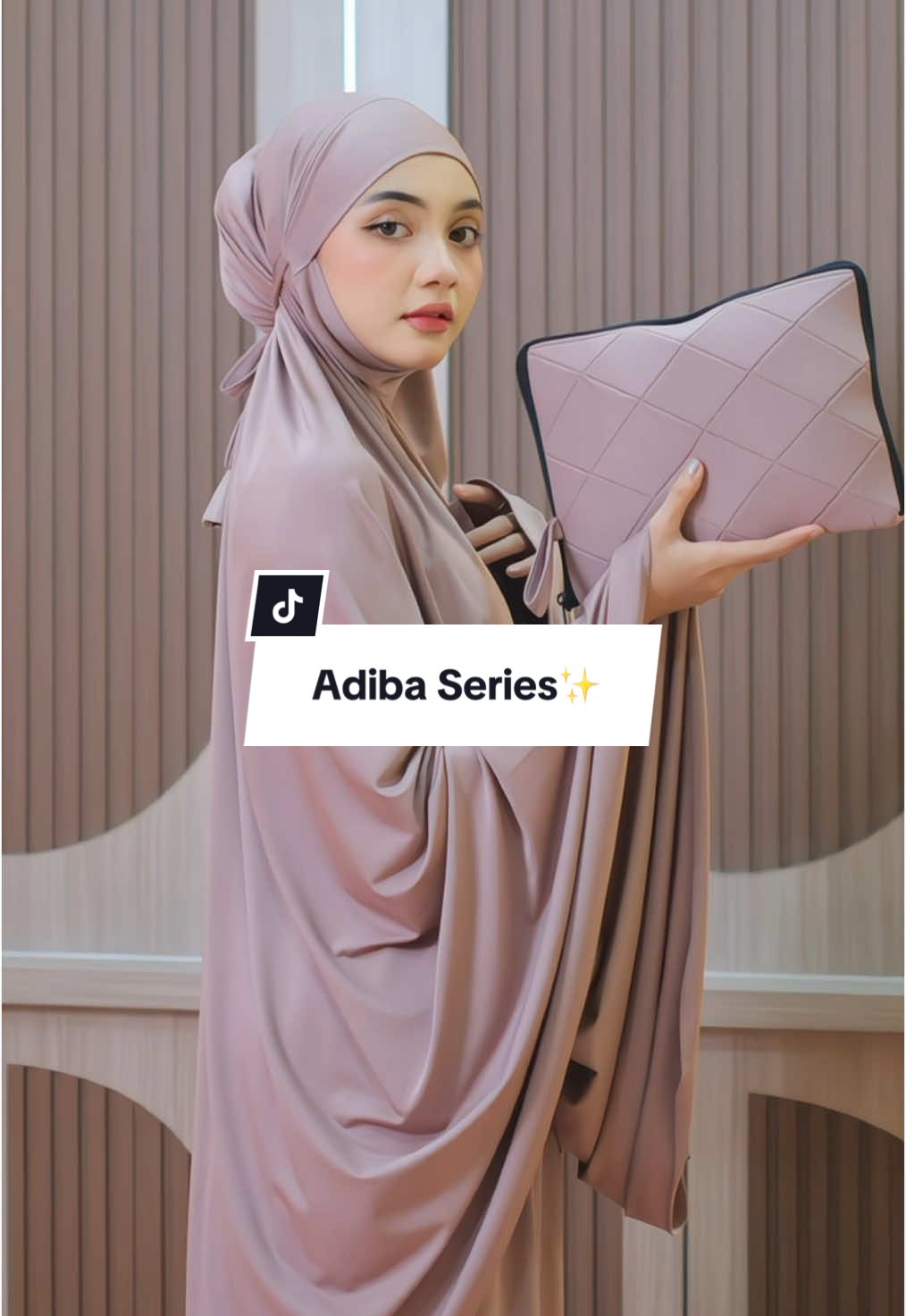 Adiba Series: Mukena dengan bahan spandex premium, elastis & nyaman, cocok untuk berbagai ukuran! 🤍  Pilihan tepat untuk tampilan fleksibel namun tetap anggun. Yuk, sempurnakan ibadahmu dengan kenyamanan! 🕊️ #MukenaAdiba #ibadah #fyp 